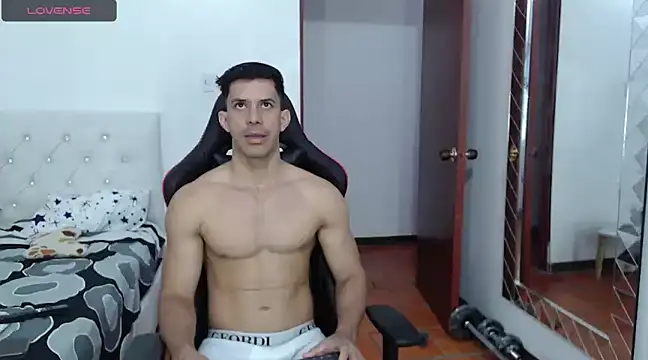 JoseRumbero26 online show from February 2025 12:08:01 PM