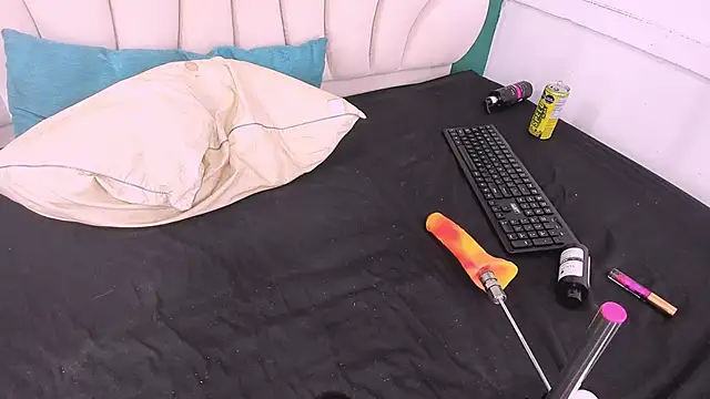 bonieklent online show from February 2025 06:39:02 AM