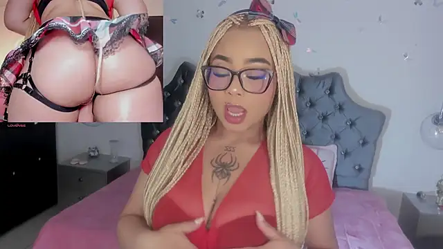 Snapshot of conny__curly chatting on May 2026 01:43:02 PM conny curly online show from May 2026 01:43:02 PM