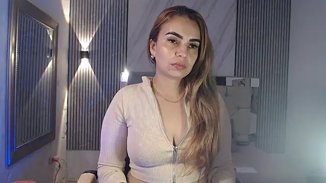 ashley  tylor online show from December 2025 11:00:01 PM