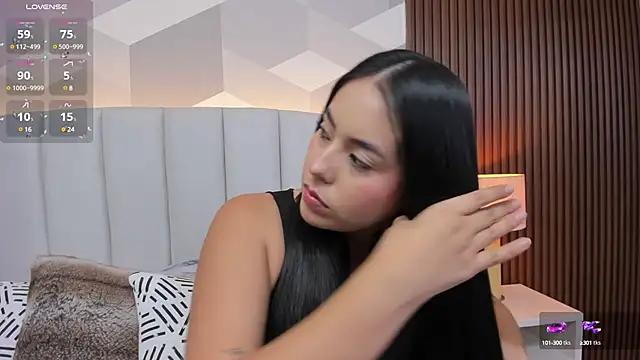 Julietasantos   online show from March 2025 06:08:02 PM