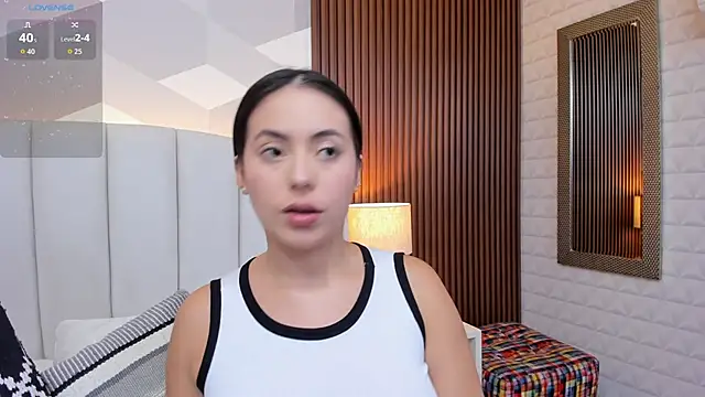 Julietasantos   online show from September 2025 06:44:02 PM