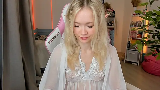 Snapshot of Lily_Young chatting on October 2025 04:35:02 AM Lily Young online show from October 2025 04:35:02 AM