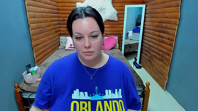 BubbleEmma online show from January 2025 11:00:01 PM