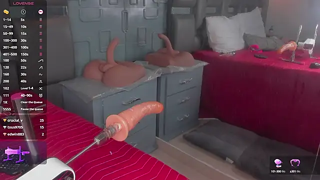 PittAndLunaa online show from March 2025 03:18:01 PM