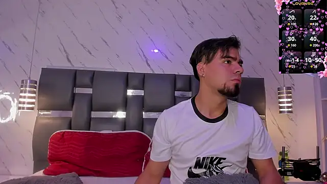 PittAndLunaa online show from March 2026 12:33:02 PM