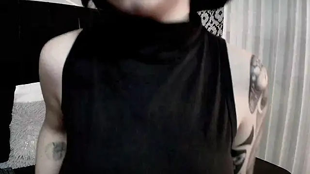 Adeelinee online show from October 2025 08:03:02 PM