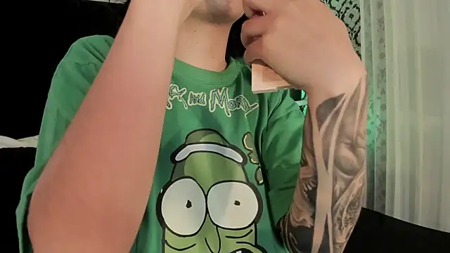 Adeelinee online show from November 2025 08:34:02 PM