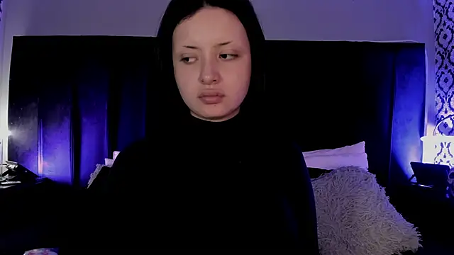 Snapshot of Adeelinee chatting on May 2026 08:18:01 PM Adeelinee online show from May 2026 08:18:01 PM