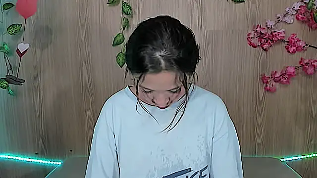 jenelotizz06 online show from September 2025 08:08:02 PM