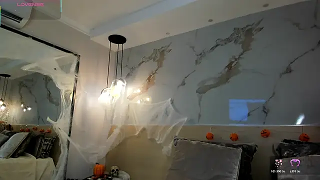 LeaThompson online show from November 2025 10:34:02 PM