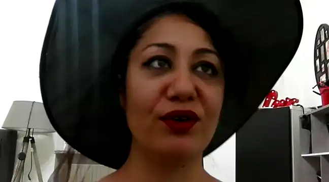 Snapshot of danasantoreal chatting on January 2025 09:00:02 PM danasantoreal online show from January 2025 09:00:02 PM