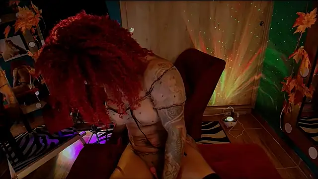 Snapshot of HeidiCox chatting on February 2025 08:13:02 PM HeidiCox online show from February 2025 08:13:02 PM