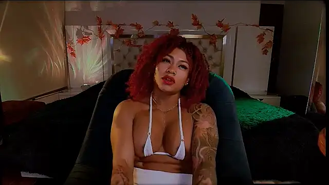 Snapshot of HeidiCox chatting on September 2025 02:48:02 AM HeidiCox online show from September 2025 02:48:02 AM