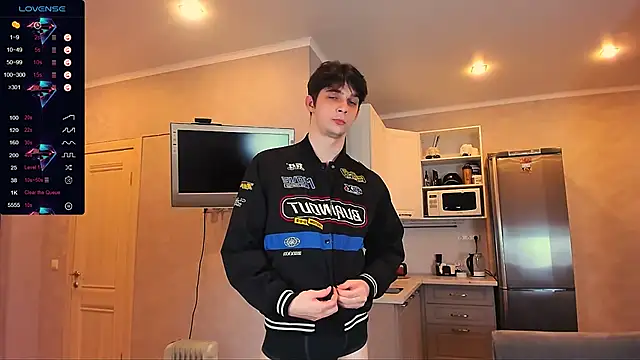 Snapshot of Aaron_Boom chatting on January 2025 02:37:01 AM Aaron Boom online show from January 2025 02:37:01 AM