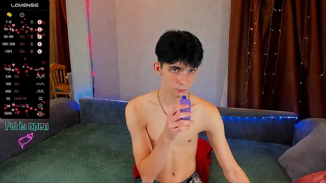 Snapshot of Aaron_Boom chatting on October 2025 09:36:01 PM Aaron Boom online show from October 2025 09:36:01 PM