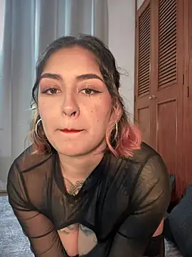 Snapshot of Rae_Lil_White chatting on January 2025 10:22:02 PM Rae Lil White online show from January 2025 10:22:02 PM