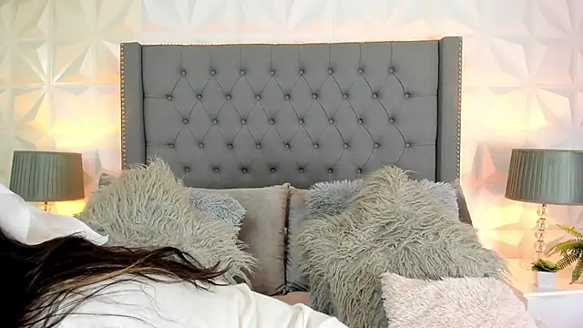 sarah salis  online show from January 2025 11:46:01 PM