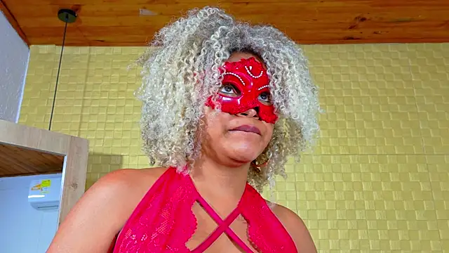 Squirter pussybomb online show from December 2024 06:25:02 AM