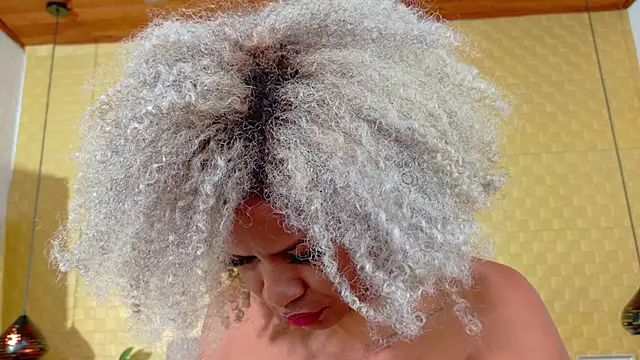 Squirter pussybomb online show from January 2025 08:20:02 AM