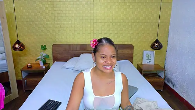 Squirter pussybomb online show from February 2025 04:06:01 AM