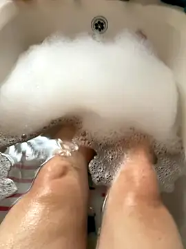 Snapshot of Russell1508 chatting on October 2025 07:50:01 AM Russell1508 online show from October 2025 07:50:01 AM