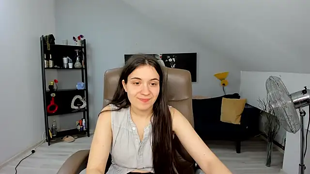 Snapshot of MelissaWiliam chatting on December 2024 03:06:01 PM MelissaWiliam online show from December 2024 03:06:01 PM