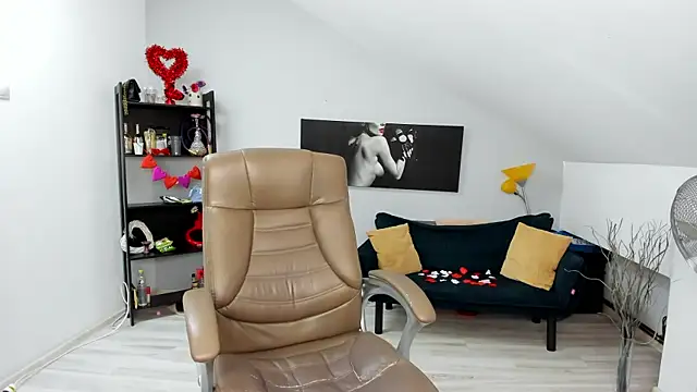 Snapshot of MelissaWiliam chatting on February 2025 03:05:01 PM MelissaWiliam online show from February 2025 03:05:01 PM