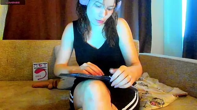 Leila purr18 online show from October 2025 12:46:01 PM