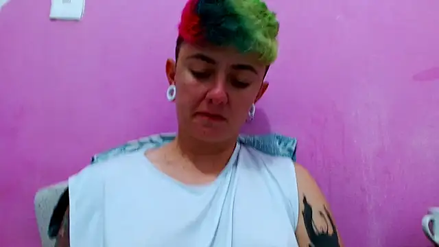 tomboyblue online show from September 2025 10:26:02 PM