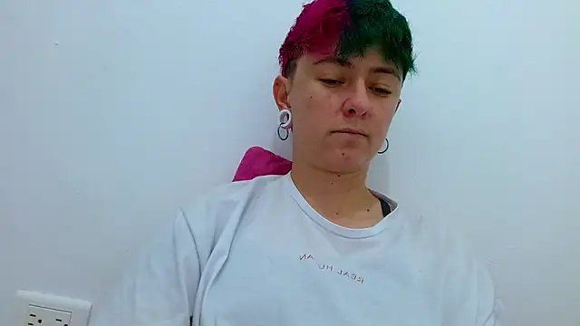 tomboyblue online show from November 2025 07:06:01 PM