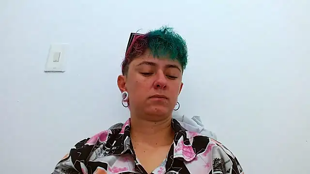 tomboyblue online show from December 2025 04:22:01 PM