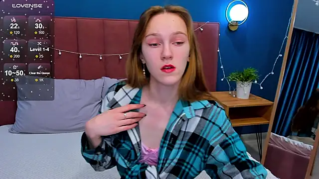 Snapshot of VanillaKelly chatting on January 2025 01:18:01 AM VanillaKelly online show from January 2025 01:18:01 AM