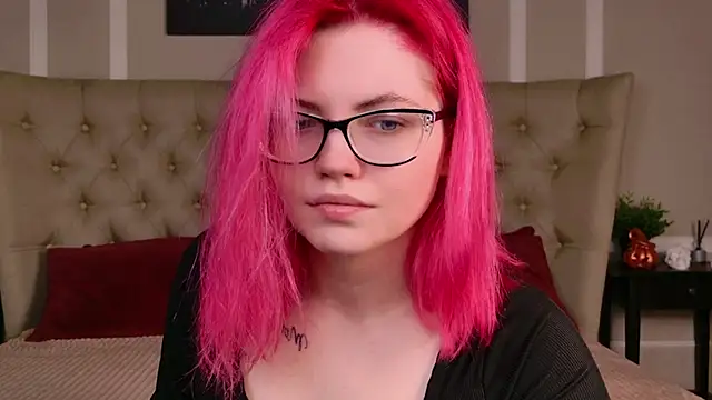 Lisa Adam online show from November 2025 06:07:02 PM