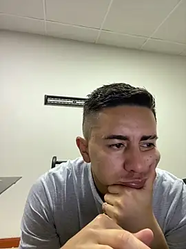 Snapshot of DanielGomez9 chatting on December 2024 11:34:02 PM DanielGomez9 online show from December 2024 11:34:02 PM