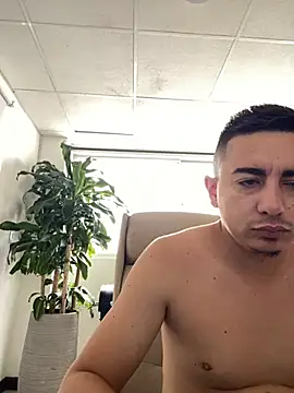 Snapshot of DanielGomez9 chatting on January 2025 09:05:01 PM DanielGomez9 online show from January 2025 09:05:01 PM