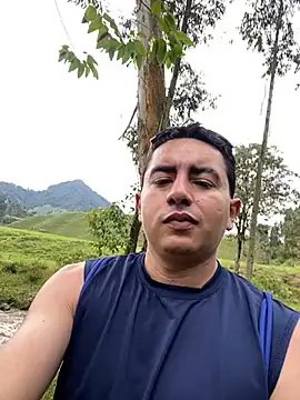 Snapshot of DanielGomez9 chatting on February 2025 06:45:01 PM DanielGomez9 online show from February 2025 06:45:01 PM