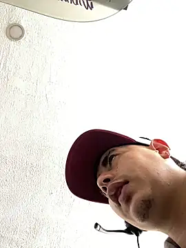 Snapshot of DanielGomez9 chatting on March 2025 07:04:02 PM DanielGomez9 online show from March 2025 07:04:02 PM