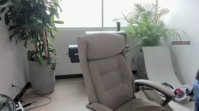 Snapshot of DanielGomez9 chatting on March 2025 06:00:01 PM DanielGomez9 online show from March 2025 06:00:01 PM