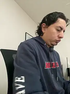 Snapshot of DanielGomez9 chatting on October 2025 03:33:01 PM DanielGomez9 online show from October 2025 03:33:01 PM