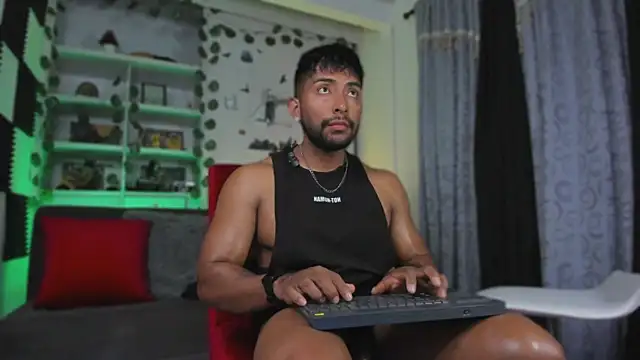 Couple muscle1 online show from November 2025 07:38:01 PM