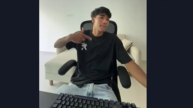 Tyler prince online show from November 2025 06:43:02 PM