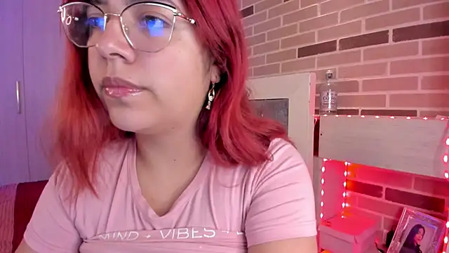 Snapshot of Rousse_Collinss chatting on December 2024 11:36:02 PM Rousse Collinss online show from December 2024 11:36:02 PM