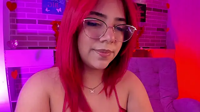 Snapshot of Rousse_Collinss chatting on February 2025 04:07:01 AM Rousse Collinss online show from February 2025 04:07:01 AM