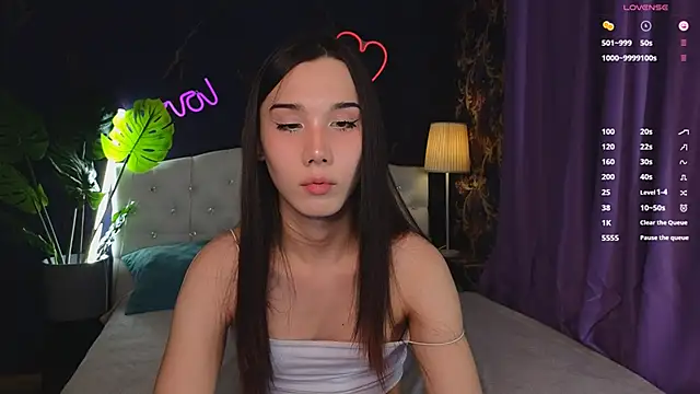 Kaia Sunshine Mia online show from February 2025 02:24:01 PM