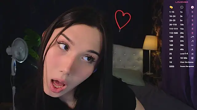 Kaia Sunshine Mia online show from February 2025 02:11:02 PM