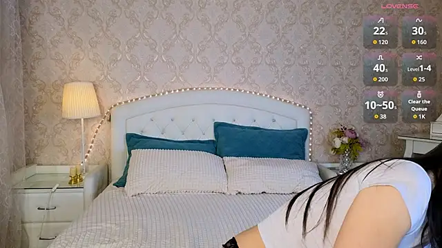 Kaia Sunshine Mia online show from October 2025 07:07:01 AM