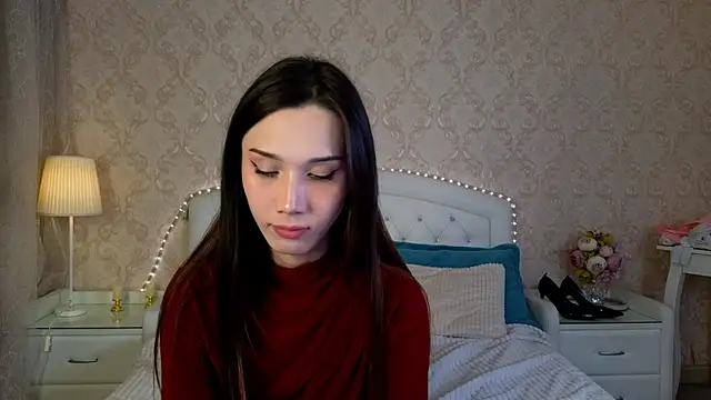 Kaia Sunshine Mia online show from November 2025 03:21:01 PM