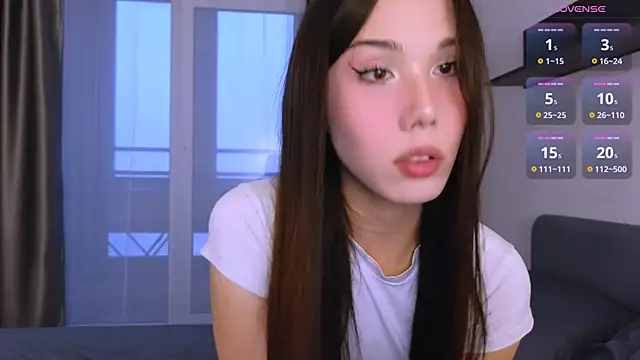 Kaia Sunshine Mia online show from December 2025 12:45:02 PM