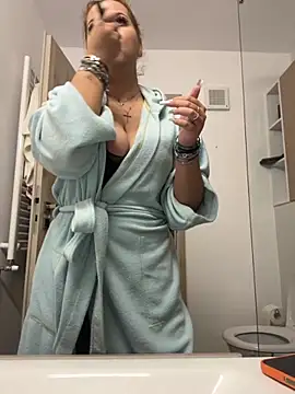 AllysonK online show from November 2025 03:32:02 PM